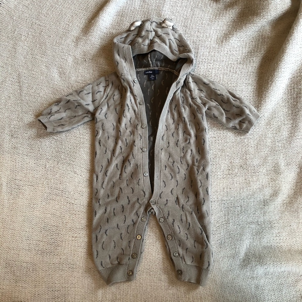 Super sweet baby one piece hooded sweater outfit